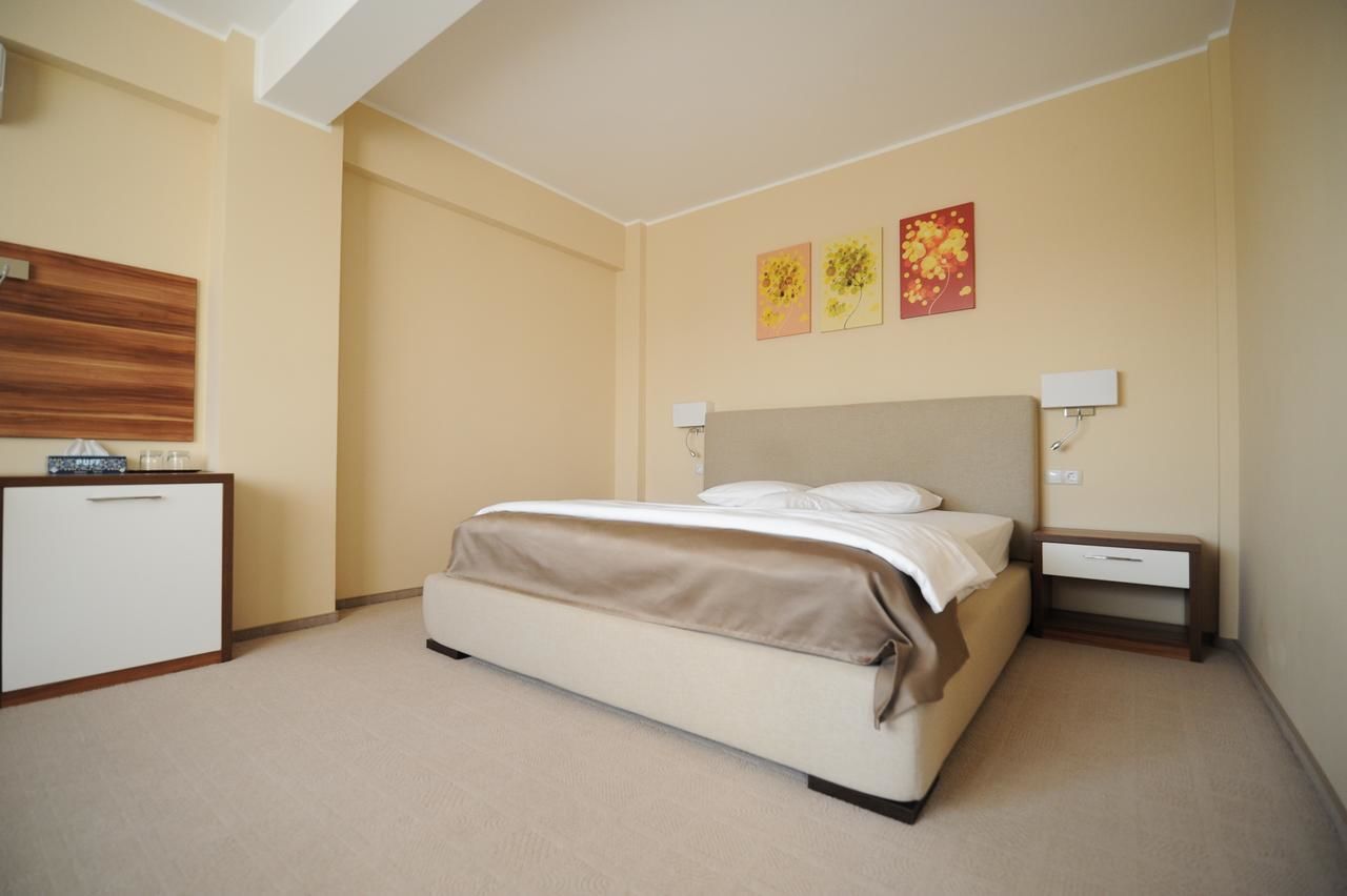 Отели типа «постель и завтрак» Bruxelles Guesthouse Craiova Крайова-33