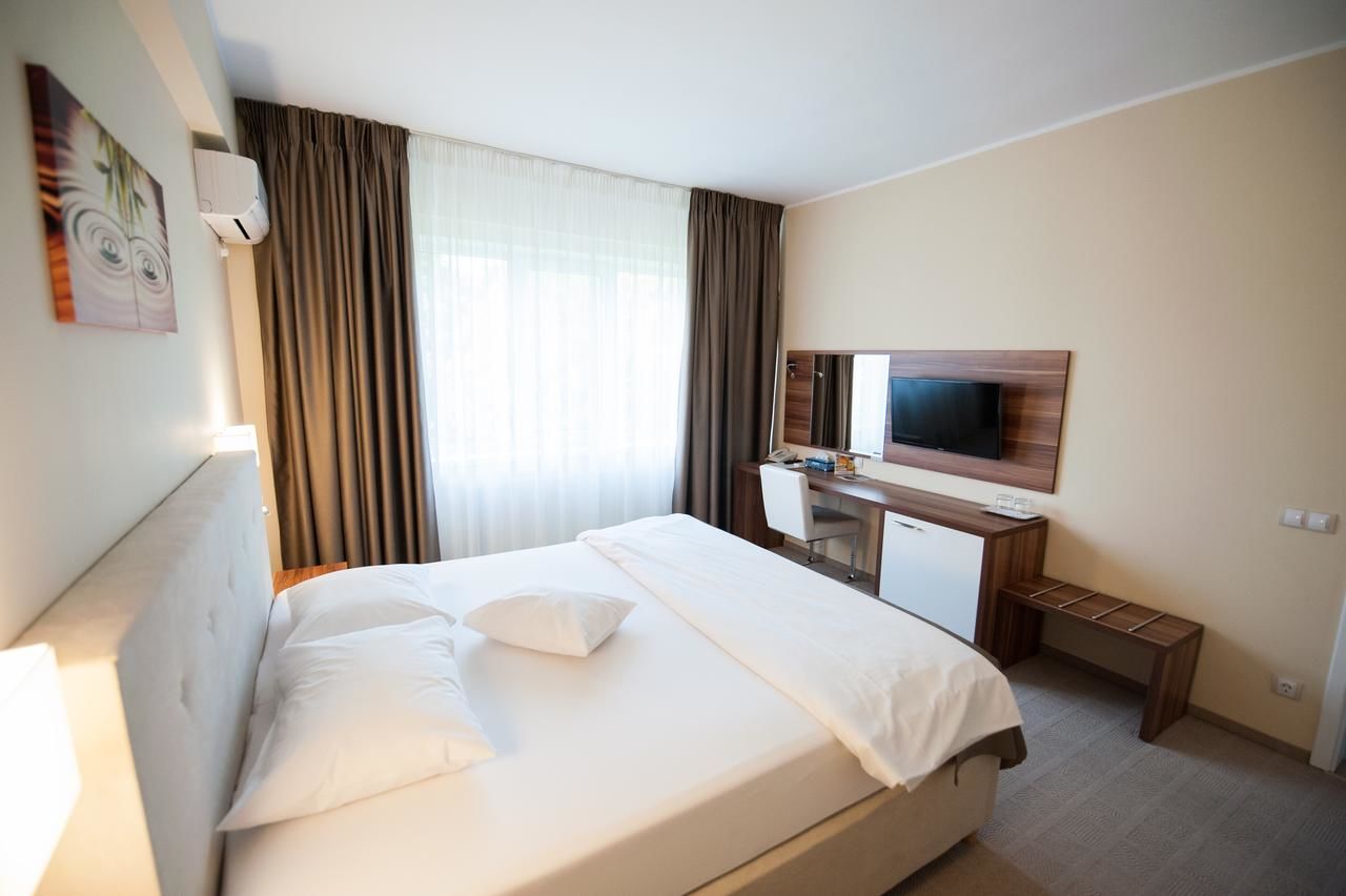Отели типа «постель и завтрак» Bruxelles Guesthouse Craiova Крайова-36