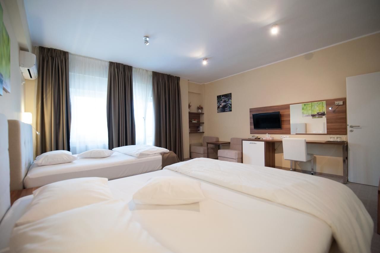 Отели типа «постель и завтрак» Bruxelles Guesthouse Craiova Крайова