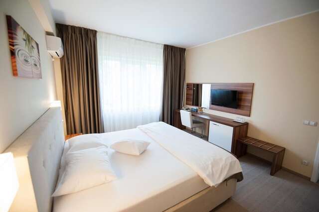 Отели типа «постель и завтрак» Bruxelles Guesthouse Craiova Крайова-35